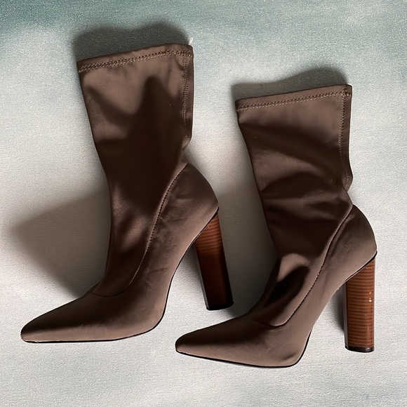 Cape Robbin Sock Boots - Picture 2 of 16